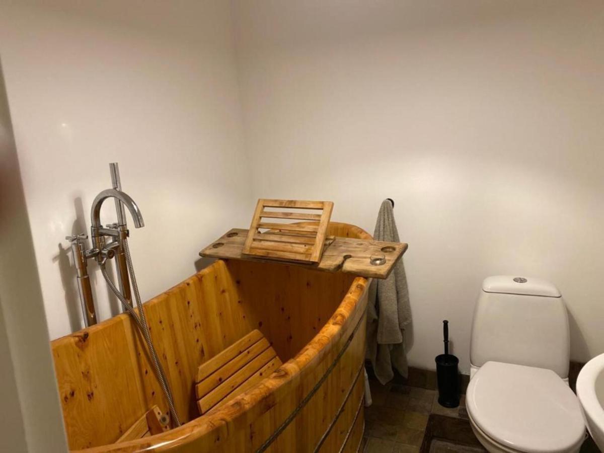 2-Bed Cottage In In Welsh Valley Nr Swansea Bagian luar foto